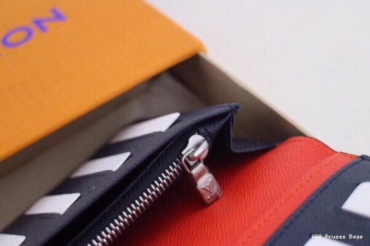 AAA Pruses Bags Vuitton Brazza Wallet Louis 0817